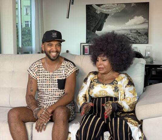 Elza Soares e Flávio Renegado lançam o clipe de 