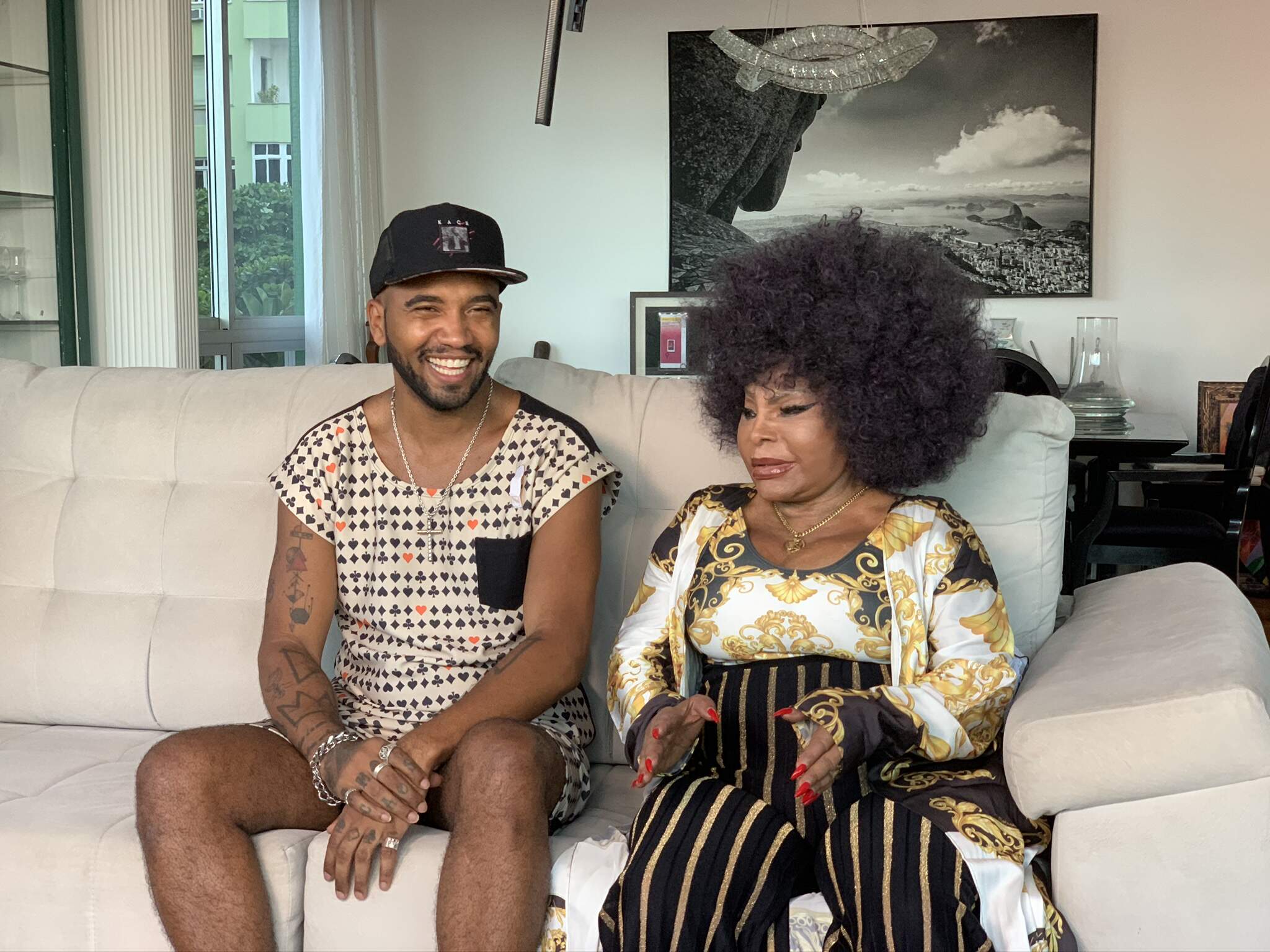 Elza Soares e Flávio Renegado lançam o clipe de "Negão Negra"