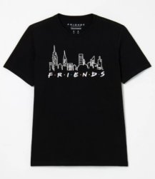 Os itens da Renner inspirados em "Friends" vão de blusões, camisetas tradicionais e na versão cropped a opções de meias estampadas.