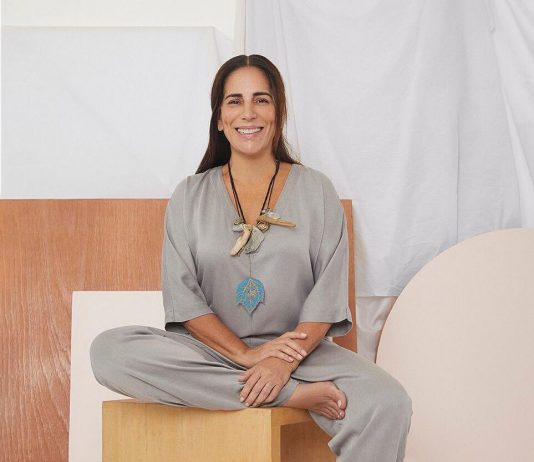 Glória Pires participa de live com Narjara Turetta pela plataforma ShowIn