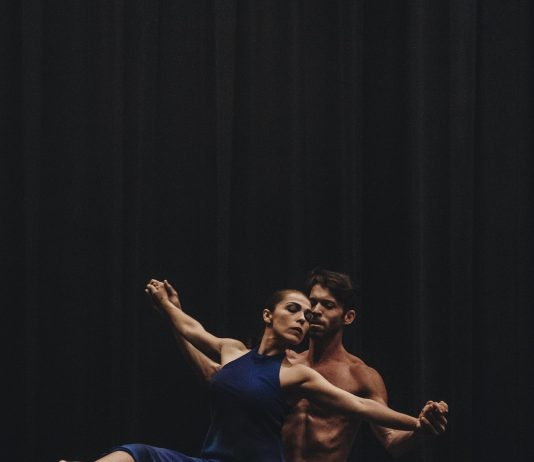 Andrea Raw funda escola virtual cujo foco é a Dança Moderna na América do Sul