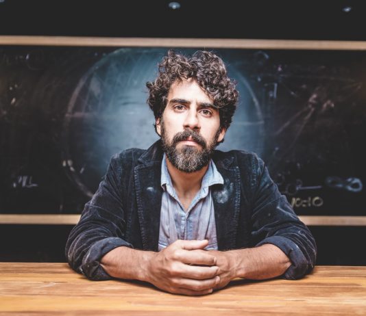 Monólogo 'Colônia' tem transmissão ao vivo