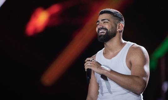 Dilsinho transmite live direto dos estúdios da TV BAND