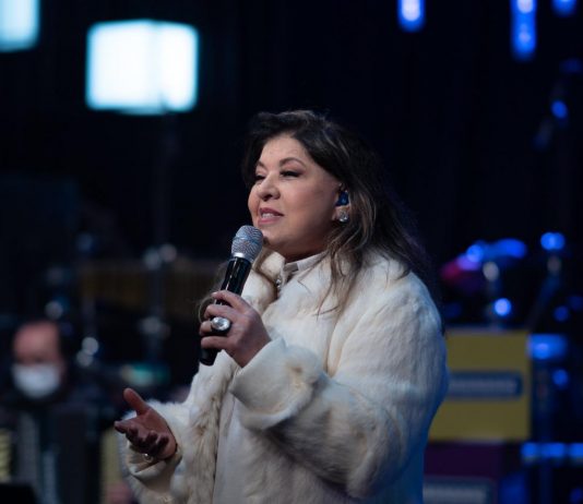 Daniel Del Sarto participa de live de Roberta Miranda