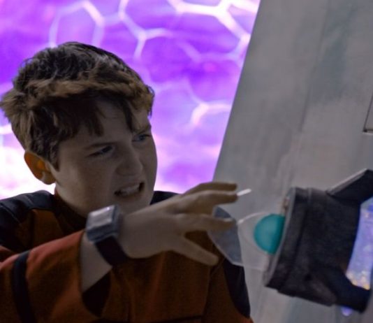 Tem Alienígenas No Meu Quarto