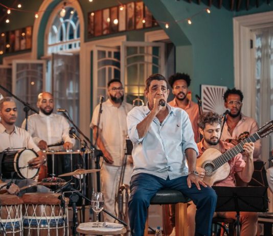 Zeca Pagodinho com Batuqueiros
