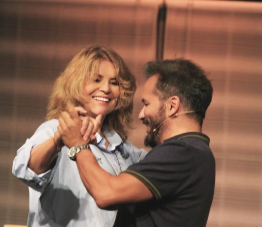 Charles Aznavour - Um Romance Inventado