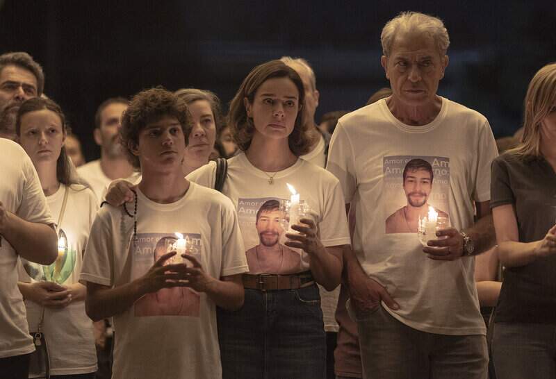 "Todo Dia a Mesma Noite"