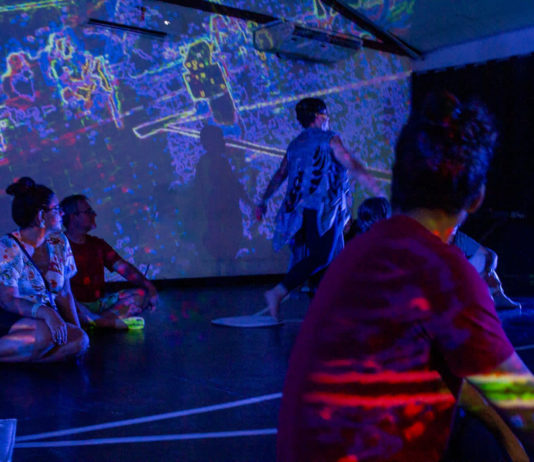 Instalação performática Holotrama