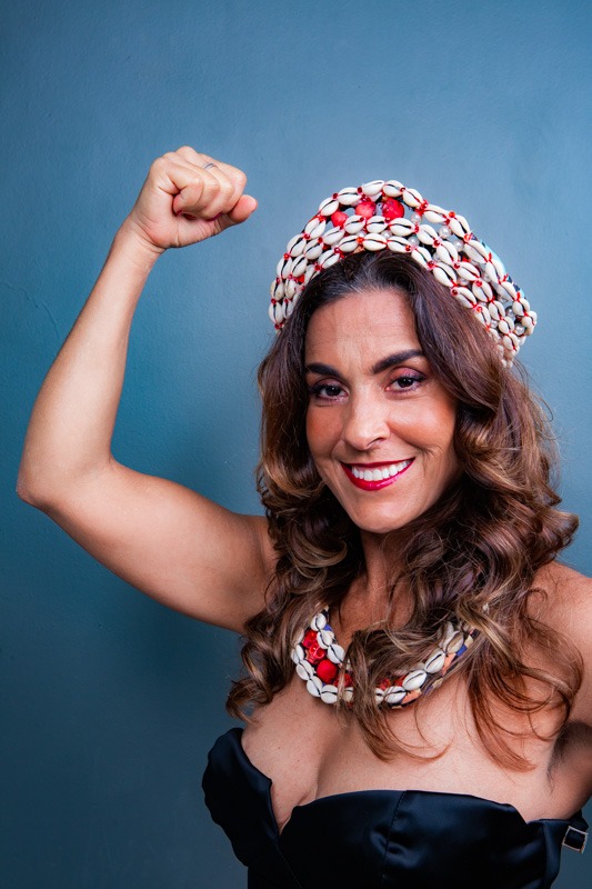 "Dona de Raios e Ventos"