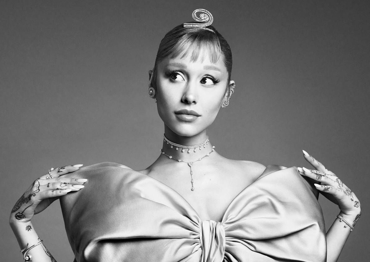 Ariana Grande lança coleção de joias pela Swarovisk | Moda20