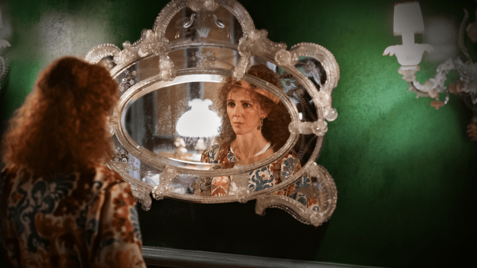 A Divina Sarah Bernhardt acompanha o auge de uma mulher à frente de seu  tempo